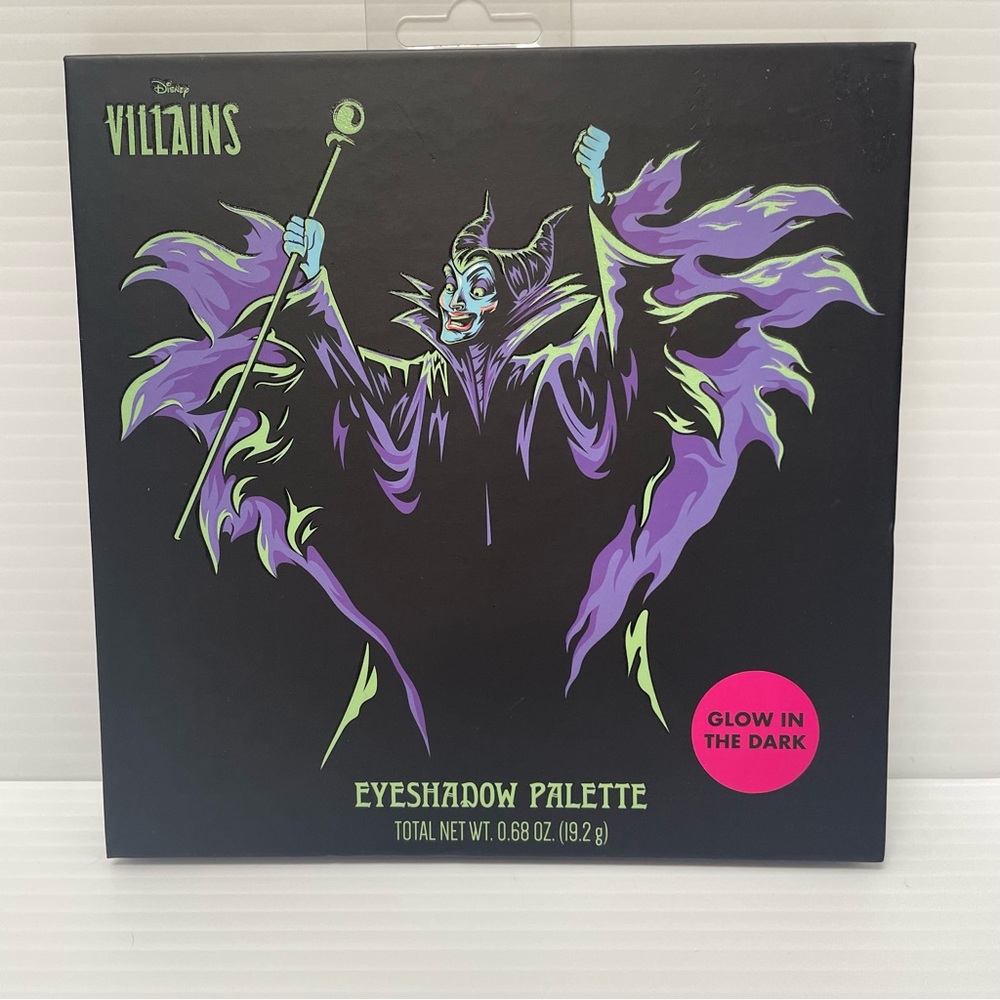 NWT Disney Villains Eyeshadow Palette